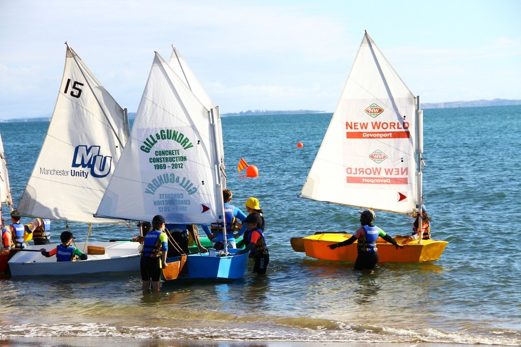 Launching - Waterwise March 21, 2013 © Richard Gladwell www.photosport.co.nz